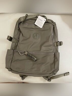 Lululemon NWT New Crew Backpack 22L Water Repellent Tan Green